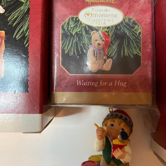 Hallmark ornaments and salt and pepper shakers - Picture 8 of 9